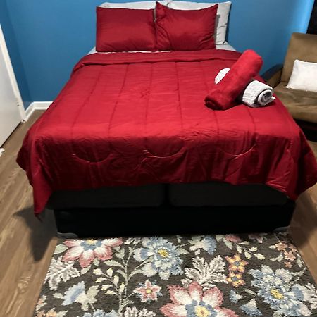 Fidelia Garnet Room, Queen Bed Minutes From Newark Liberty International Airport And Newark Penn Station Екстер'єр фото