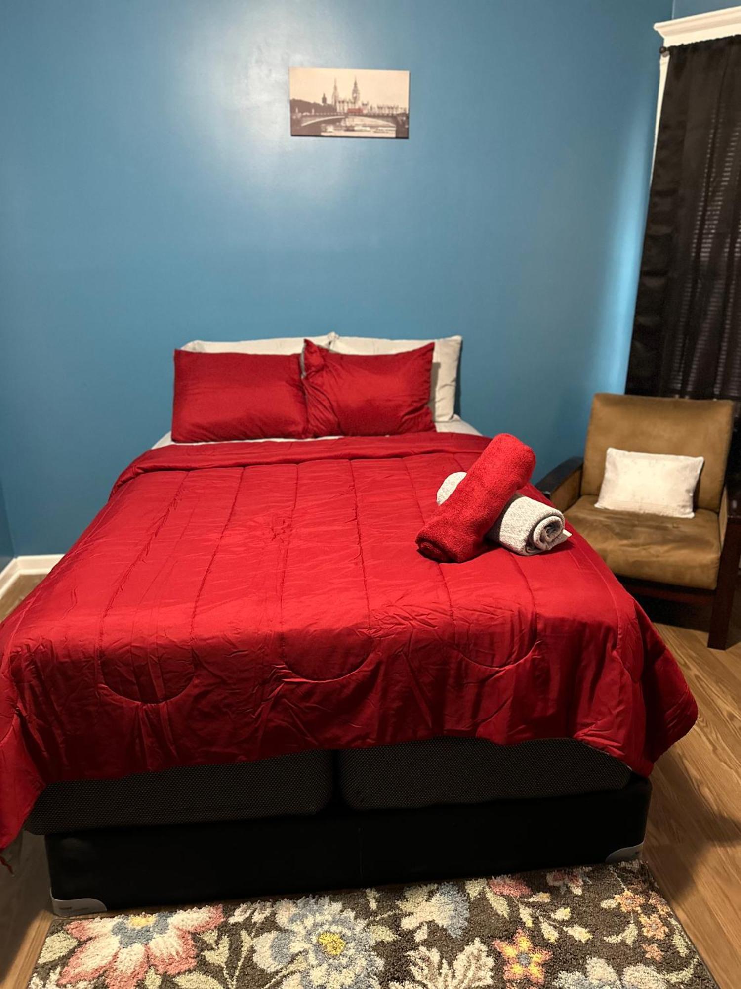 Fidelia Garnet Room, Queen Bed Minutes From Newark Liberty International Airport And Newark Penn Station Екстер'єр фото